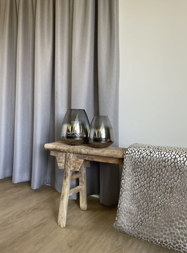 Houten Bankje Met Plaid En Theelichten